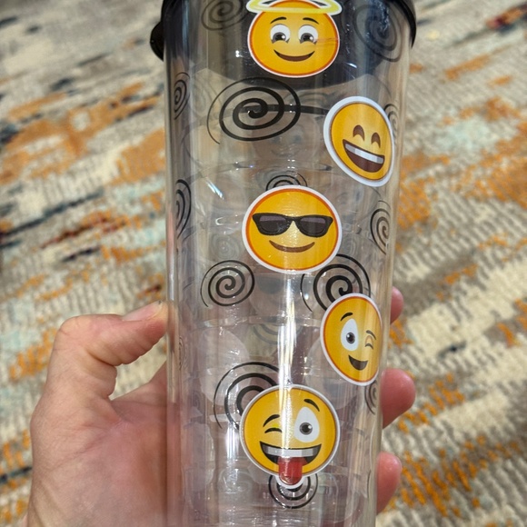 Smiley Face Emoji Expressions large plastic Tervis like Tumbler Made USA 22 oz - Picture 3 of 5